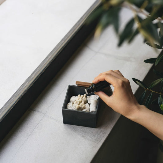 エッセンシャルオイル | Essential Oil