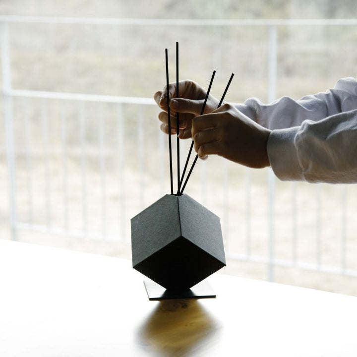 【2月受注受付 | 3月下旬,4月上旬発送予定】KASHIKI Reed Diffuser | 香紙器 リードディフューザー